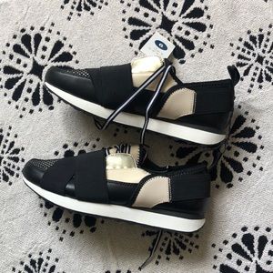 NWT Sz 9 A New Day Sneaker